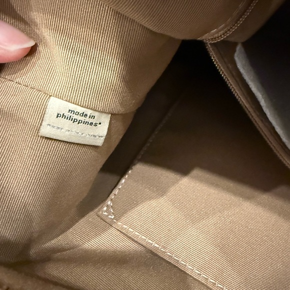 Coach Women's Zippered Leather Bag.2 Detachable Straps Shoulder Bag or Crossbody - Picture 12 of 13